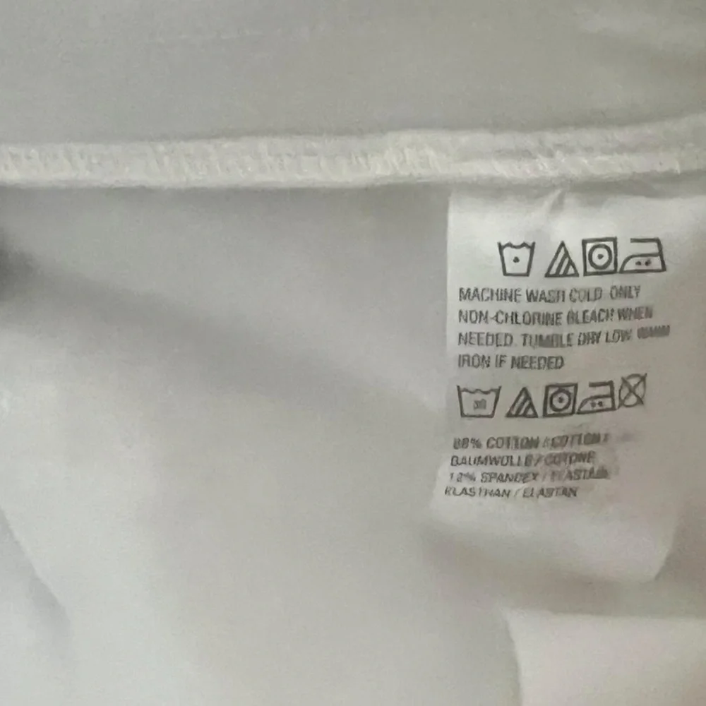 QVC Susan Graver Weekend
Premium Stretch Pull-On white
Capri Leggings size L - Picture 5 of 6